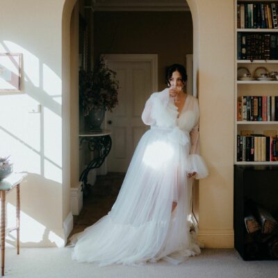 What does a wedding stylist do?