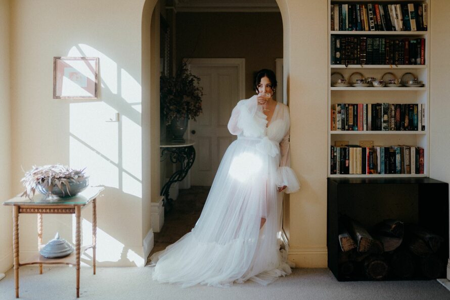 What does a wedding stylist do?