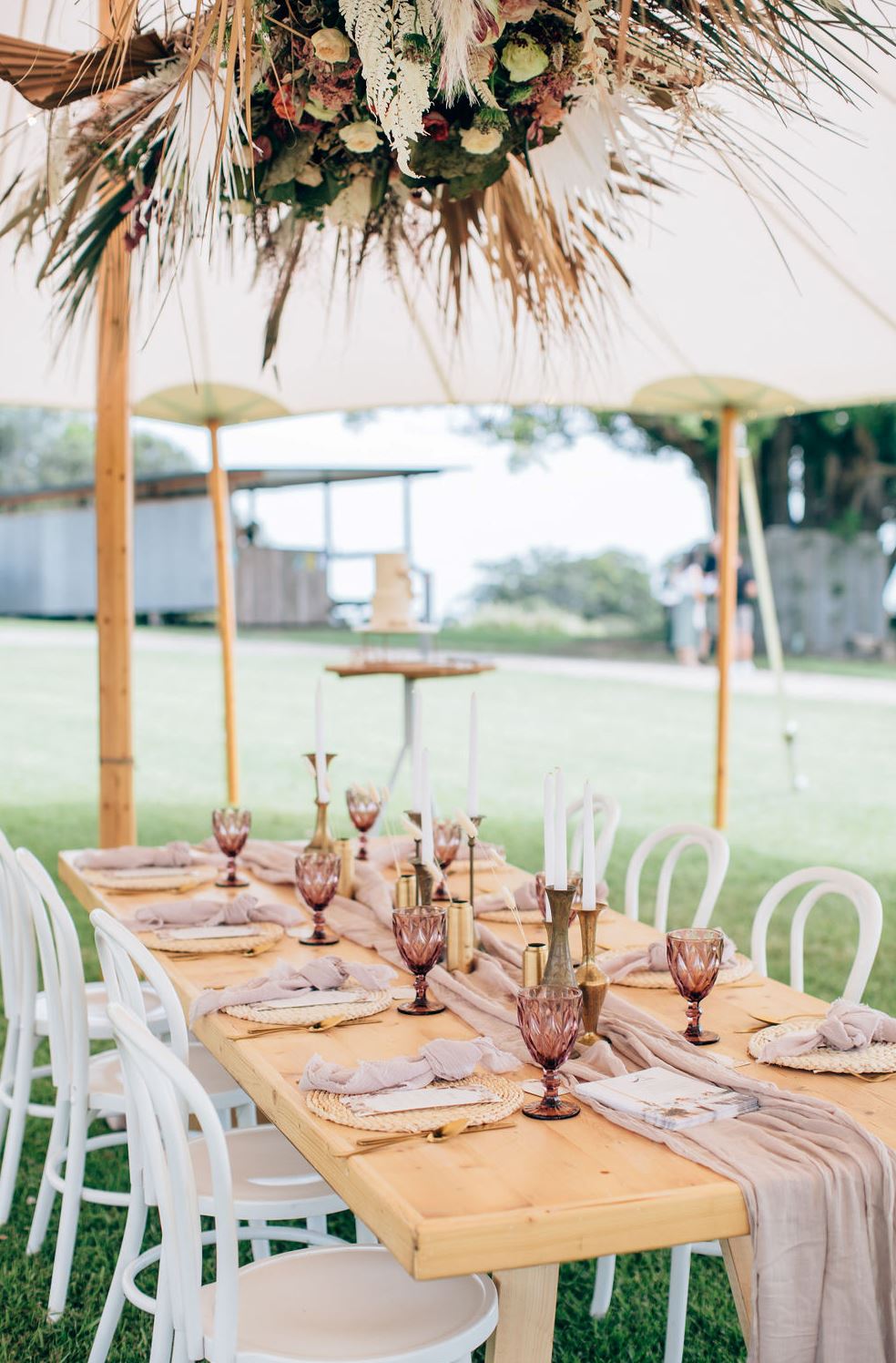 boho vibes wedding with dried flowers