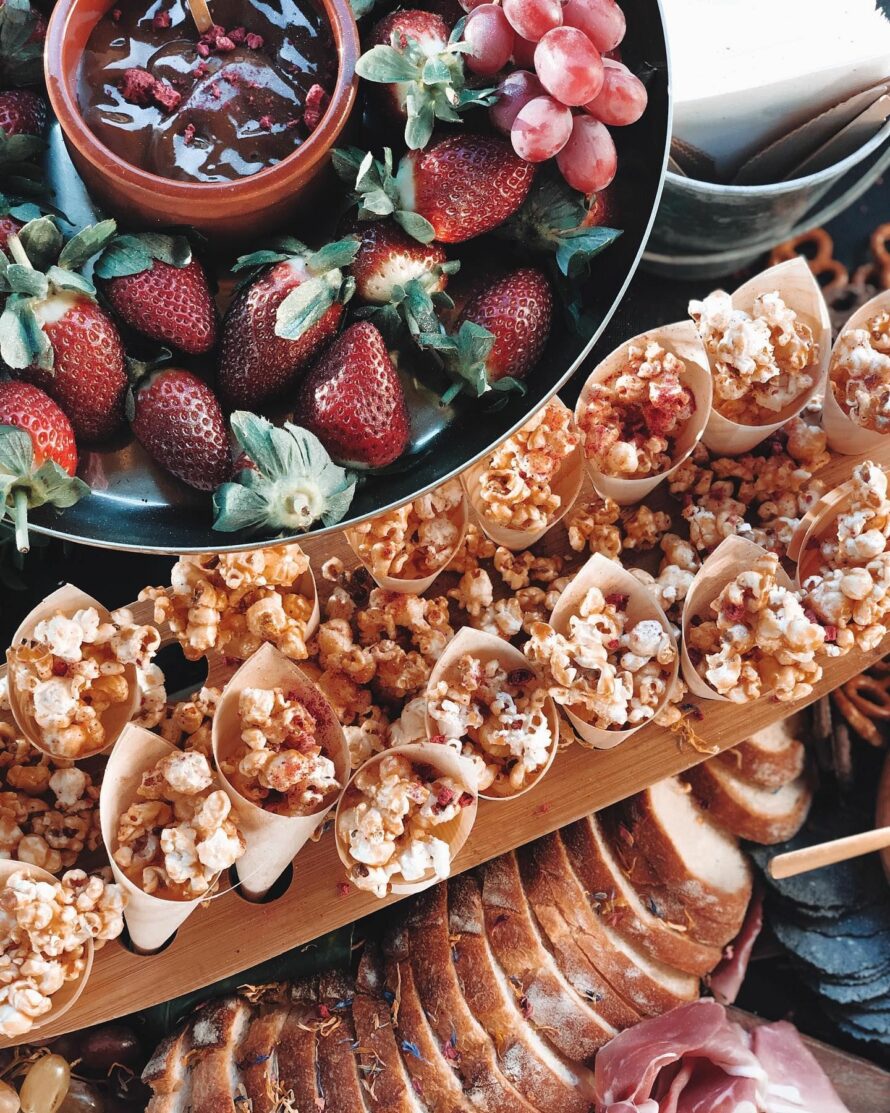 18 moreish ideas for late night wedding snacks your guests will devour