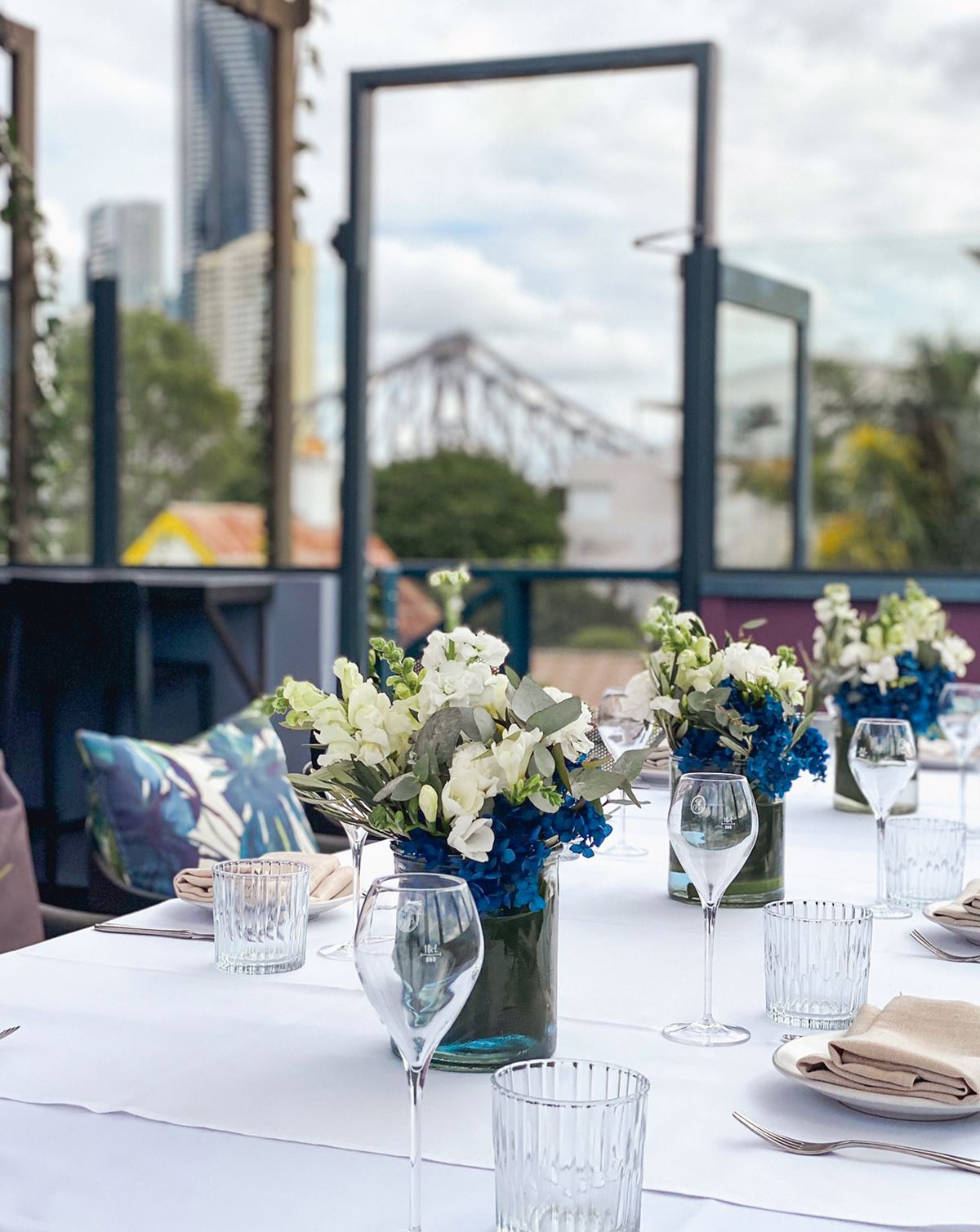 beautiful wedidng venue and couple