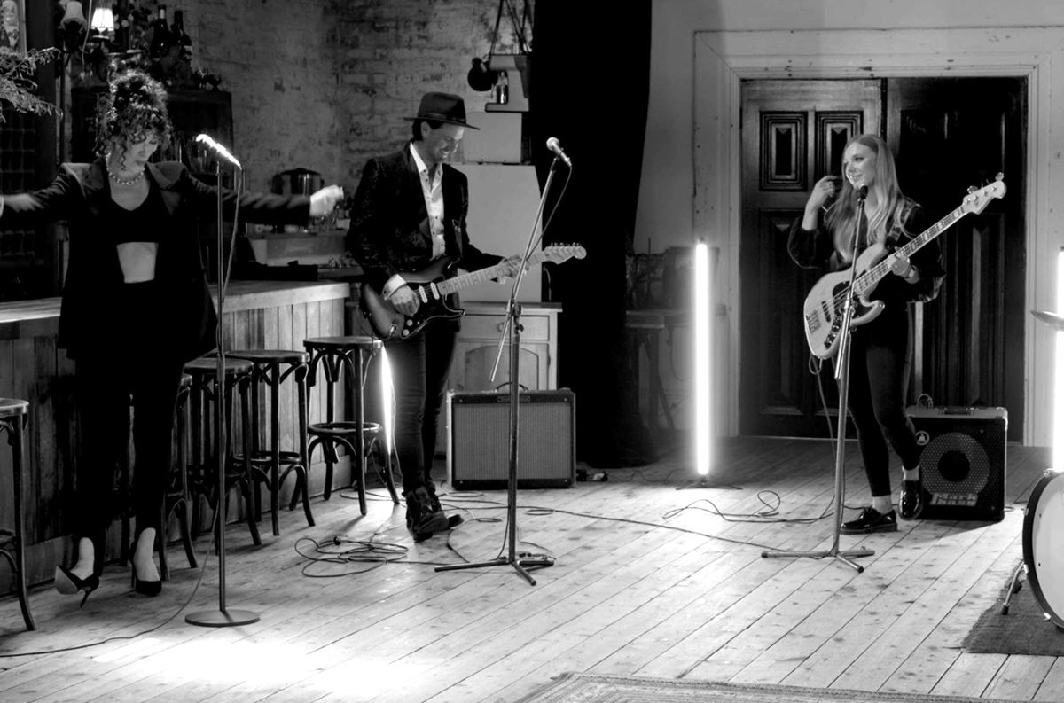 These talented Geelong wedding musicians will be a hit!