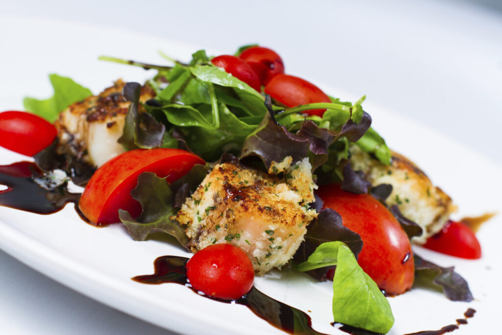 When to serve guests Easy Weddings