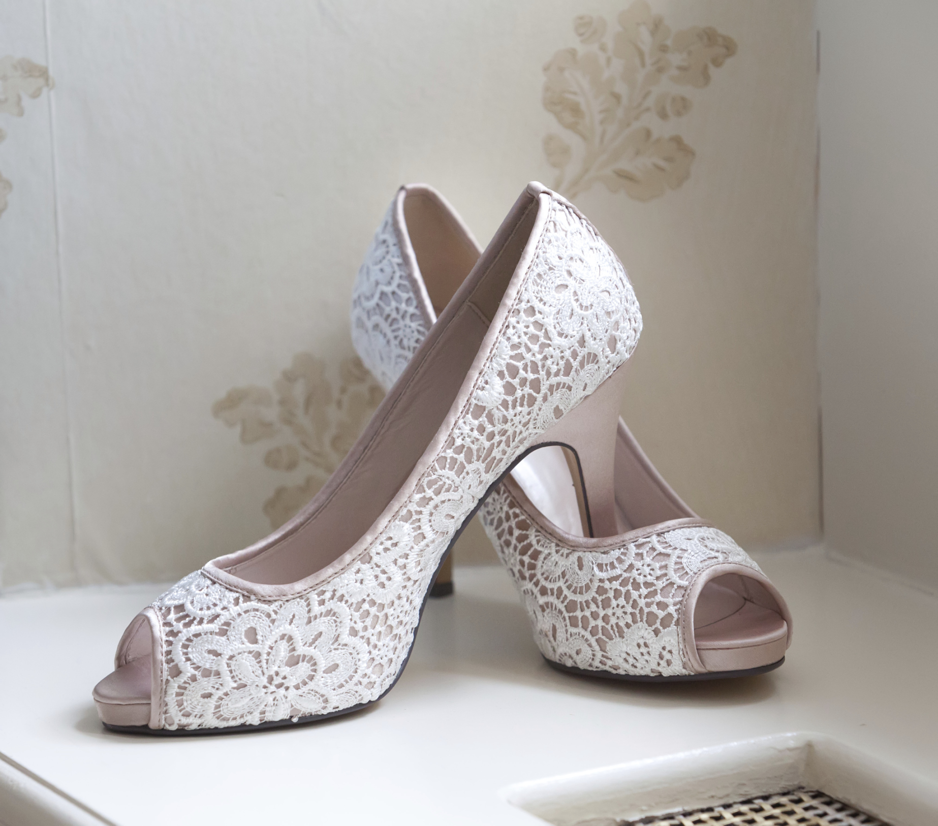 Silver shoes for bridesmaid dress deals