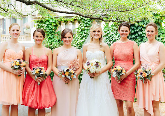 Multiple shades of coral worked beautifully in this Chicago wedding