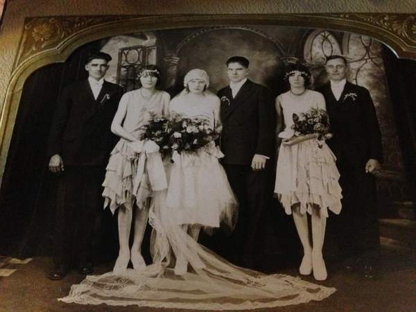 Victoria and Steven Wrubel on their wedding day on September 29, 1929. Image: Detroit Free Press