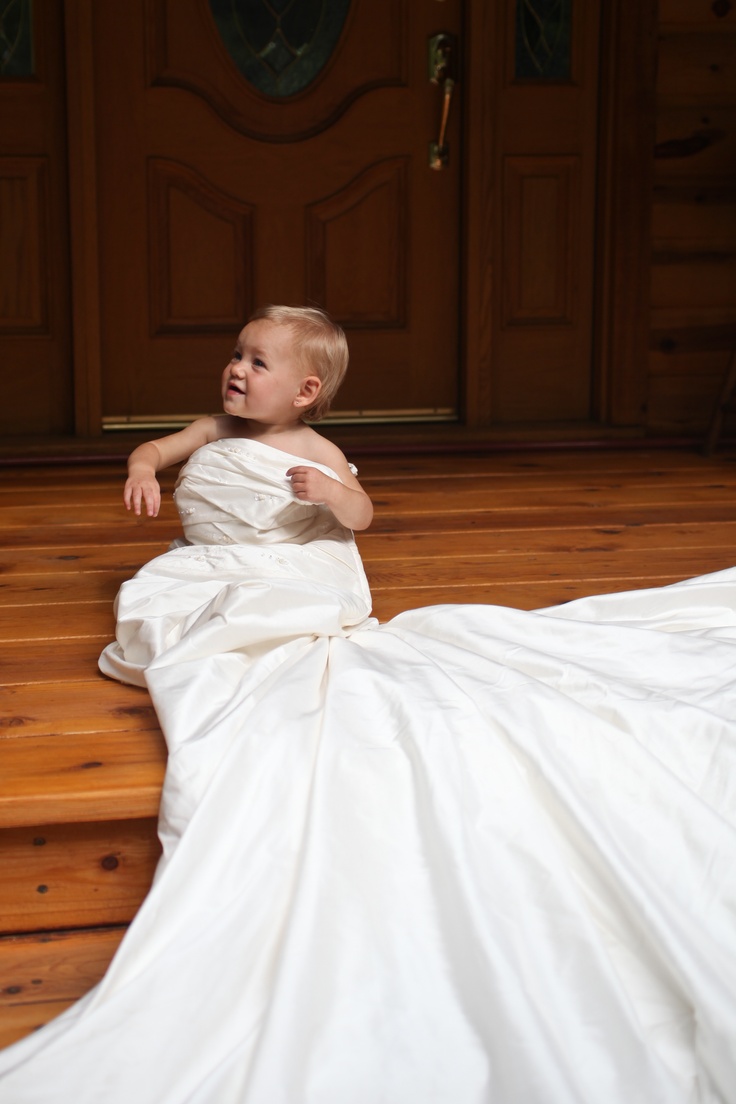 Wedding ideas - take pictures of your daughter in your wedding dress