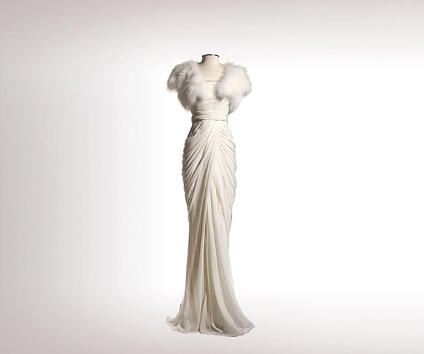 magnificent and elegant wedding dress