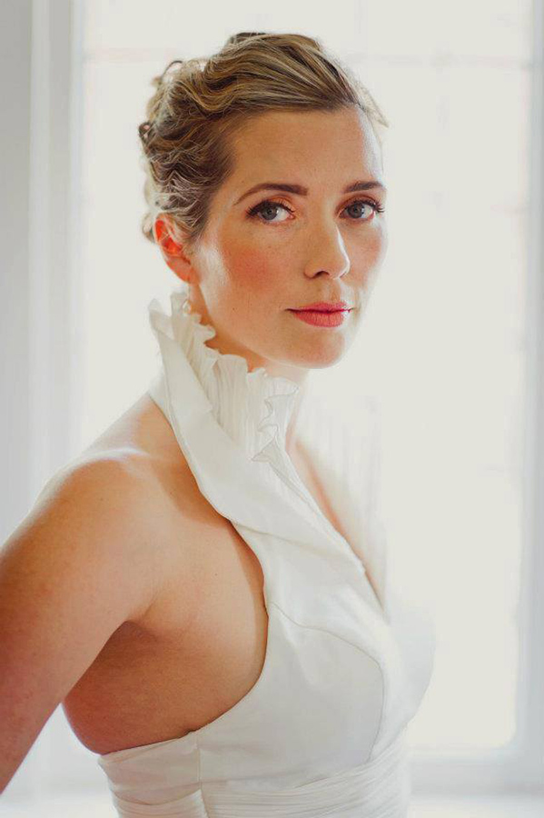 bride-in-a-dress-with-a-cool-collar