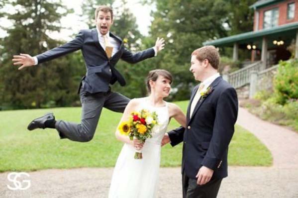 50 Awesome Wedding Photobombs Easy Weddings