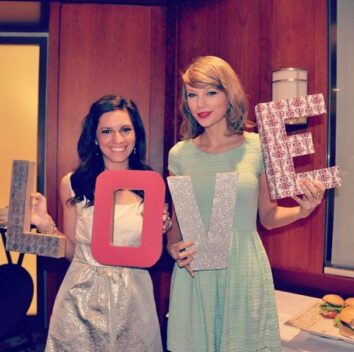 Taylor Swift attends fans hens party 3