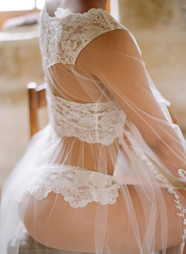 claire pettibone bridal boudoir shot