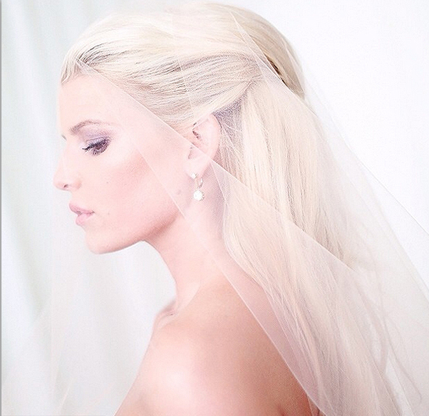 The first official photo from Jessica Simpson's weekend wedding, Image: People Magazine