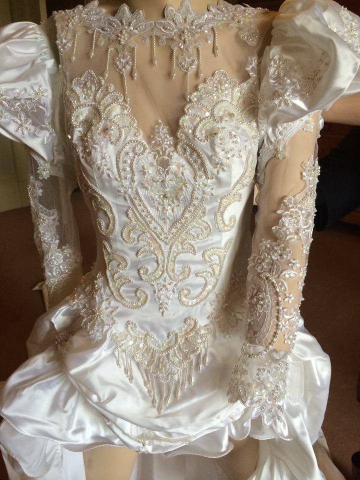 kylie minogue wedding dress in Neighbours