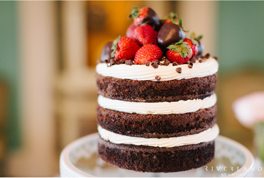 Naked Cake - Riverland studios