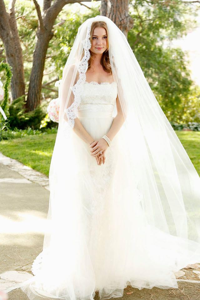 Emily Thorne wedding dress revenge 