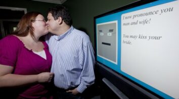 Confessed geeks Miguel Hanson and Diana Wesley were married last week - by a virtual minister programmed by the groom.