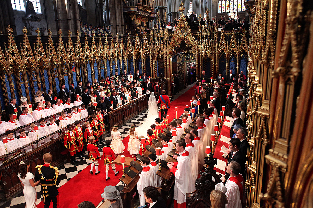 Kate Middleton walks down the very long aisle at Westminster Abbey