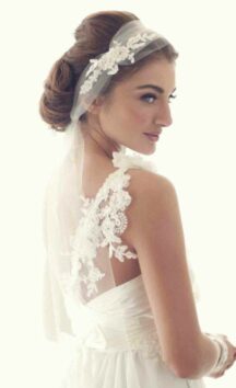 delicate anna campbell wedding gown