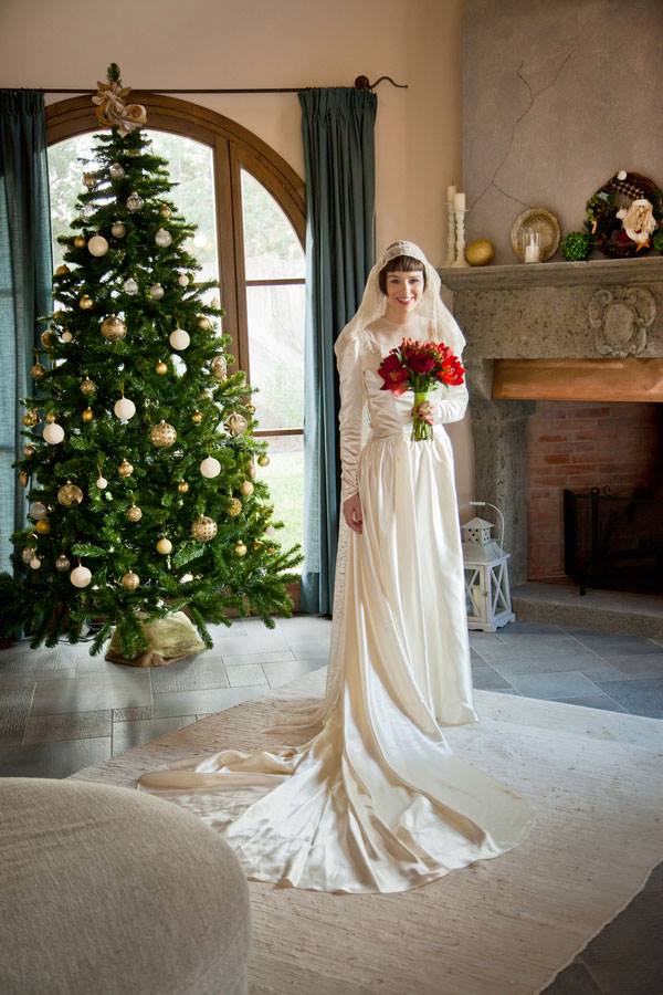Christmas bride by the Christmas tree