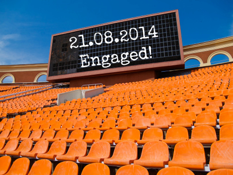 fun ways to announce engagement