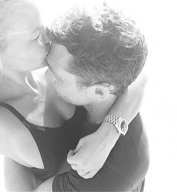 Lara Bingle and long-time beau Sam Worthington enjoy some time together by the beach. Image: Lara Bingle via Instagram