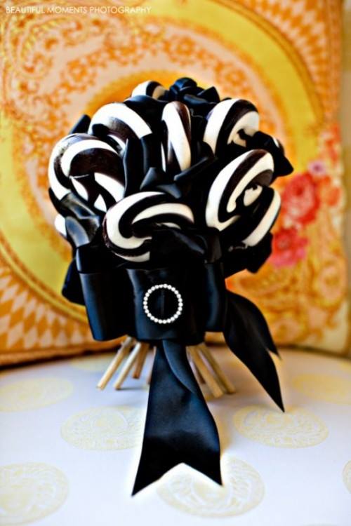 Wedding bouquet made of lolly pops