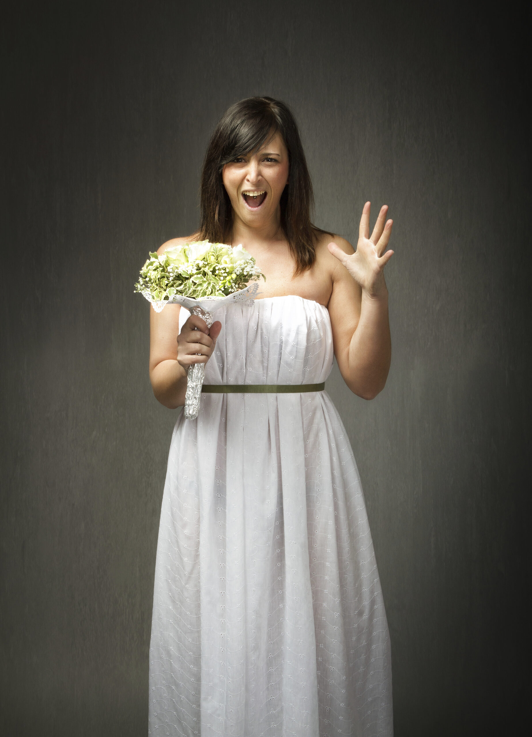 Avoiding online wedding dress shopping traps