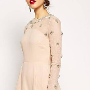 Slimline cream wedding gown