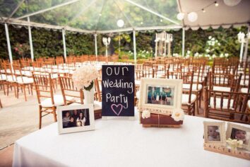 VIP wedding guests - photo table