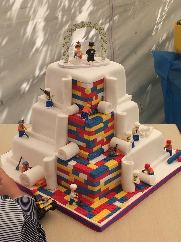Lego wedding cake. Image: Cupcakes by SJ via Facebook