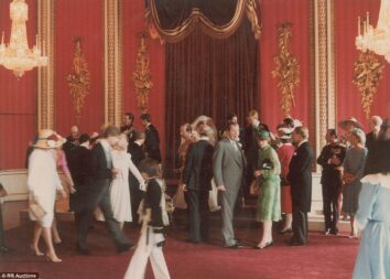 Prince Charles and Diana Princess of Wales - Royal Wedding (2)