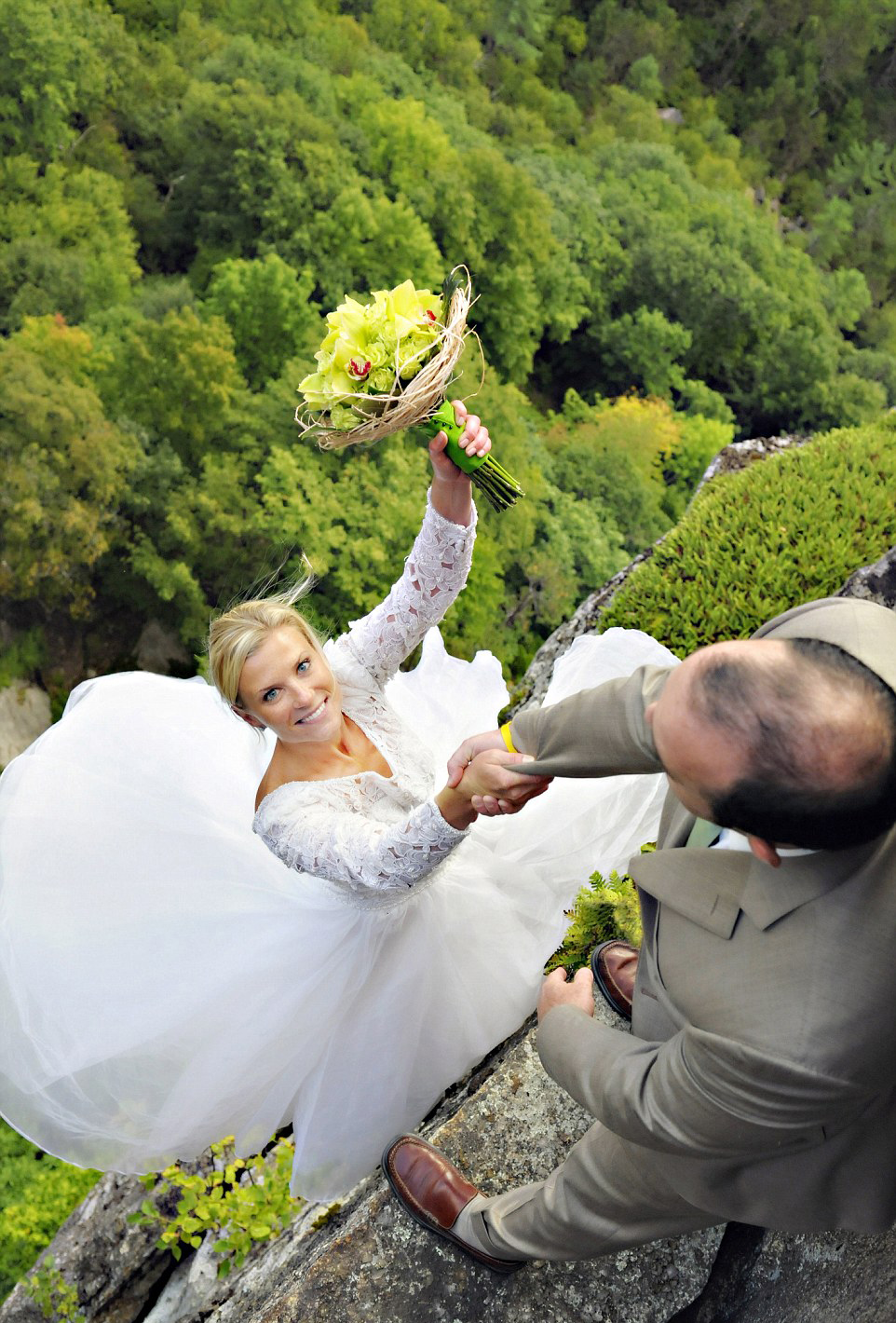 Would you risk your life for the perfect wedding photo Image: Philbrick Photography