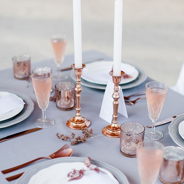 Rose Quartz and Serenity table setting. Image Hilal and Moses
