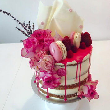 Ganache and fig single tier wedding cake. Image Art of Baking