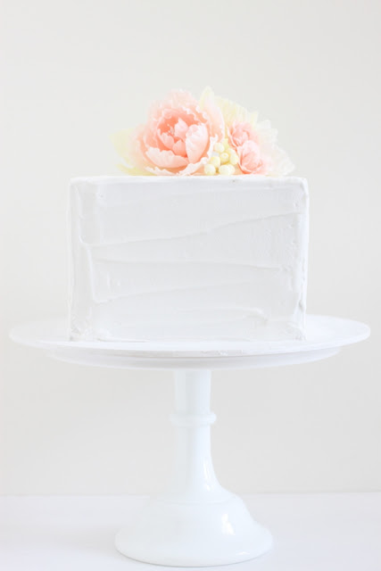 single tier wedding cake for wedding