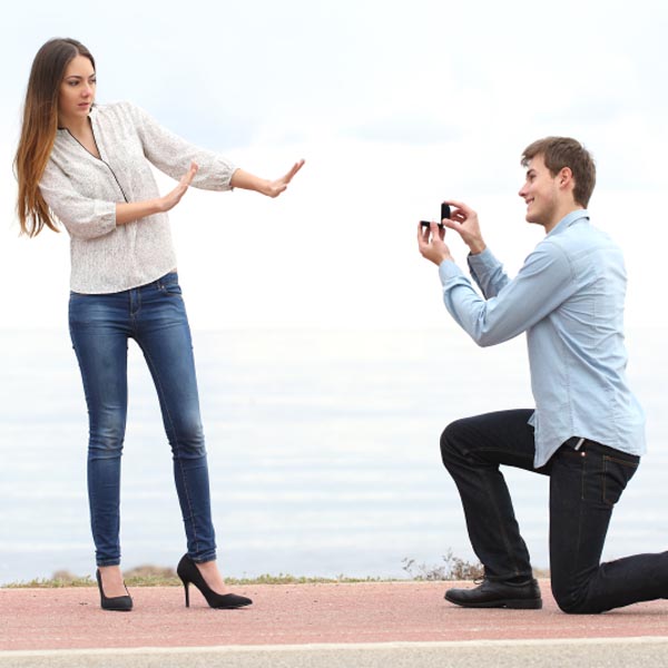 Easy Weddings proposal fail thumb