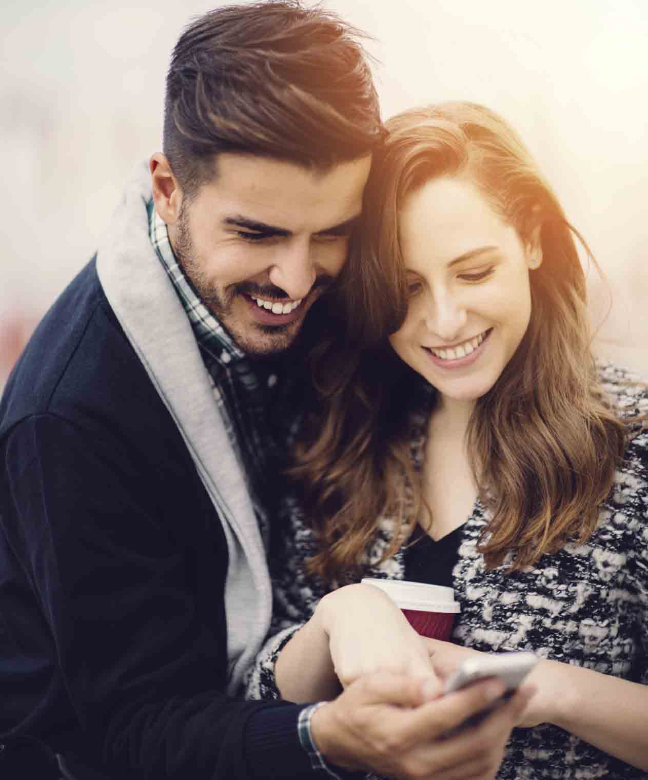 social media wedding etiquette for modern couples