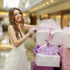 how to choose a wedding gift