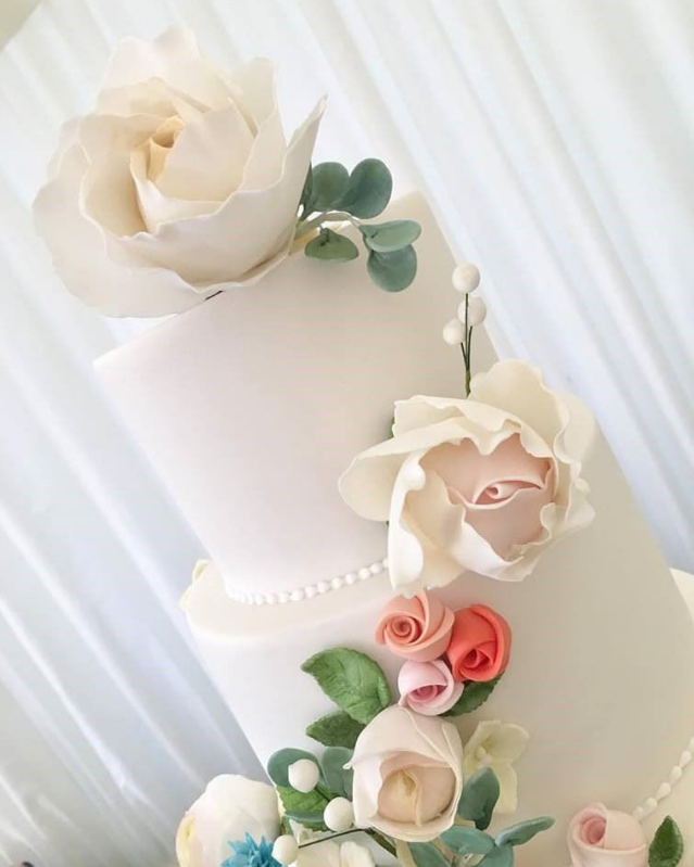 wedding cakes essex