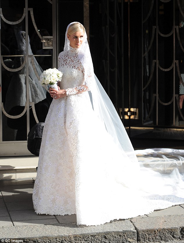  £50,000+ wedding dress £50,000+ wedding dresses