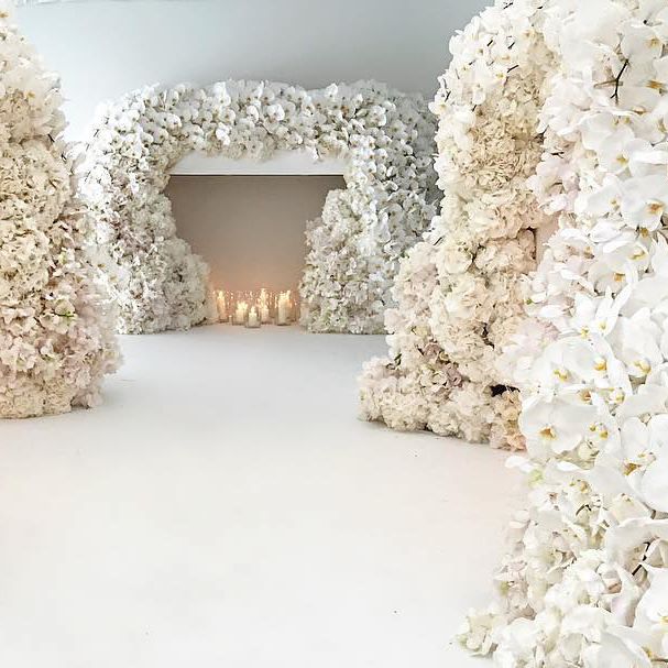 one million roses at insane million dollar wedding