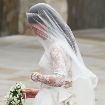 Kate Middleton Wedding Dress 1 900x900 2