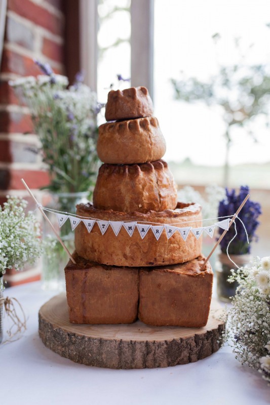 Demi_Kyle_Rustic-Barn-Wedding_Hannah-Frances-Photography_039-1280x1920