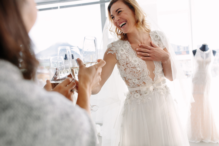 tips for wedding dress shopping