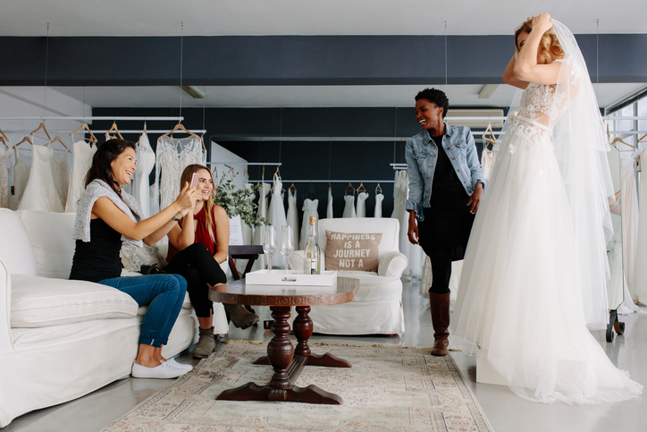 tips for wedding dress shopping