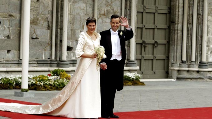 royal wedding dresses