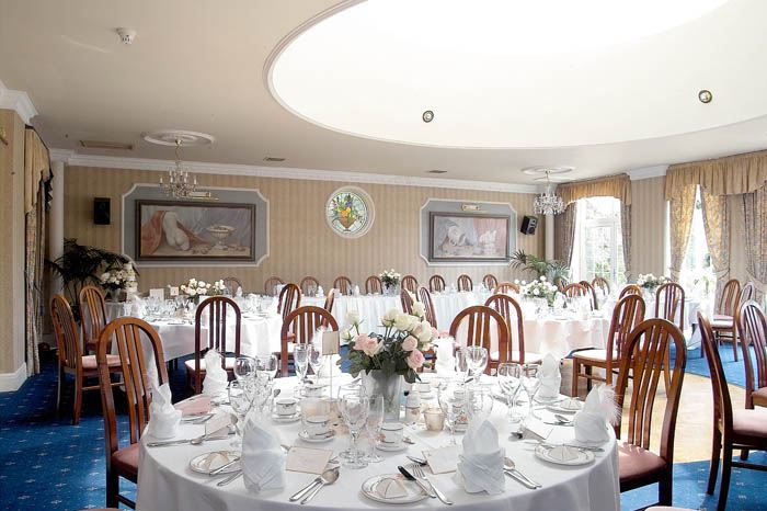 manor parc hotel and restaurant, wedding venues mid wales