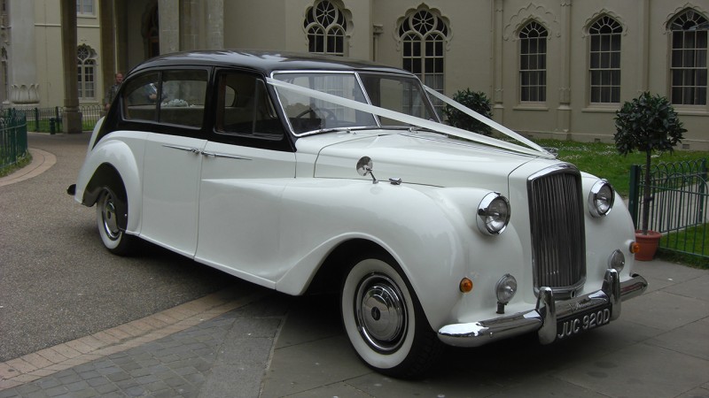 wedding cars gloucestershire