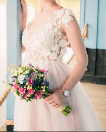 buying preloved wedding dress